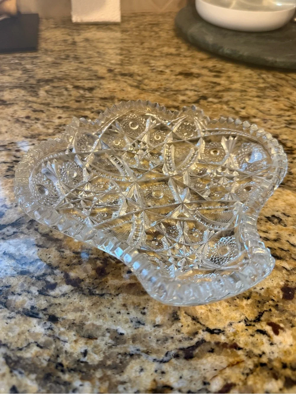 Pres Cut Clear Crystal Glass Decorative Dish Accent Spoon Rest Plant Dish